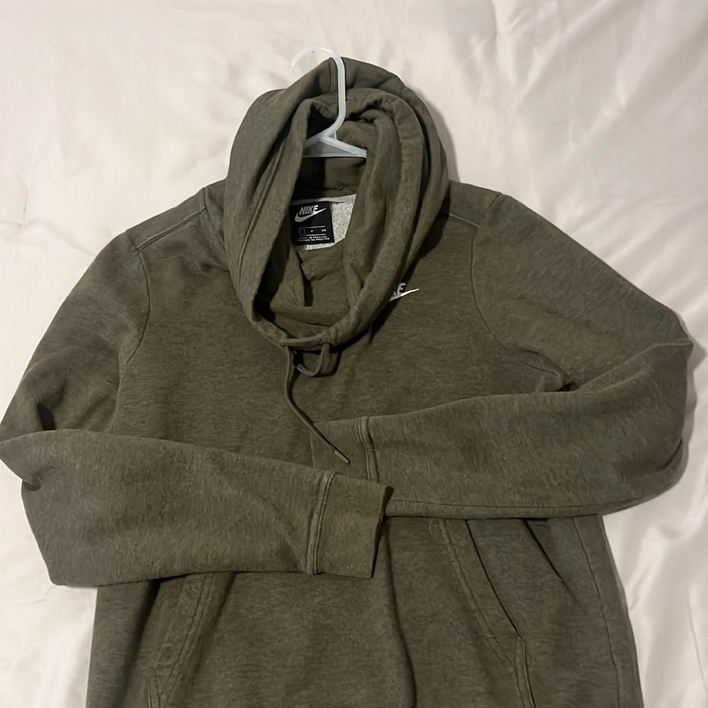 NIKE OLIVE GREEN SWEATSHIRT